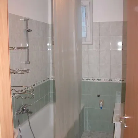 Lea Apartman Apartment Buk